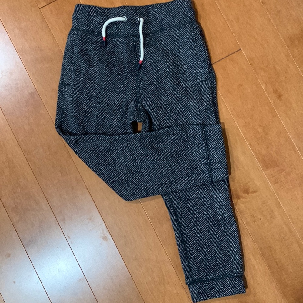 Gap Kids Fleece-lined joggers. Size XS.